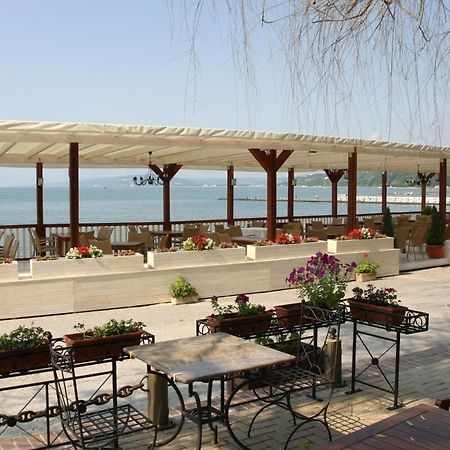 White House Family Hotel Spa Zone Baltschik Exterior foto