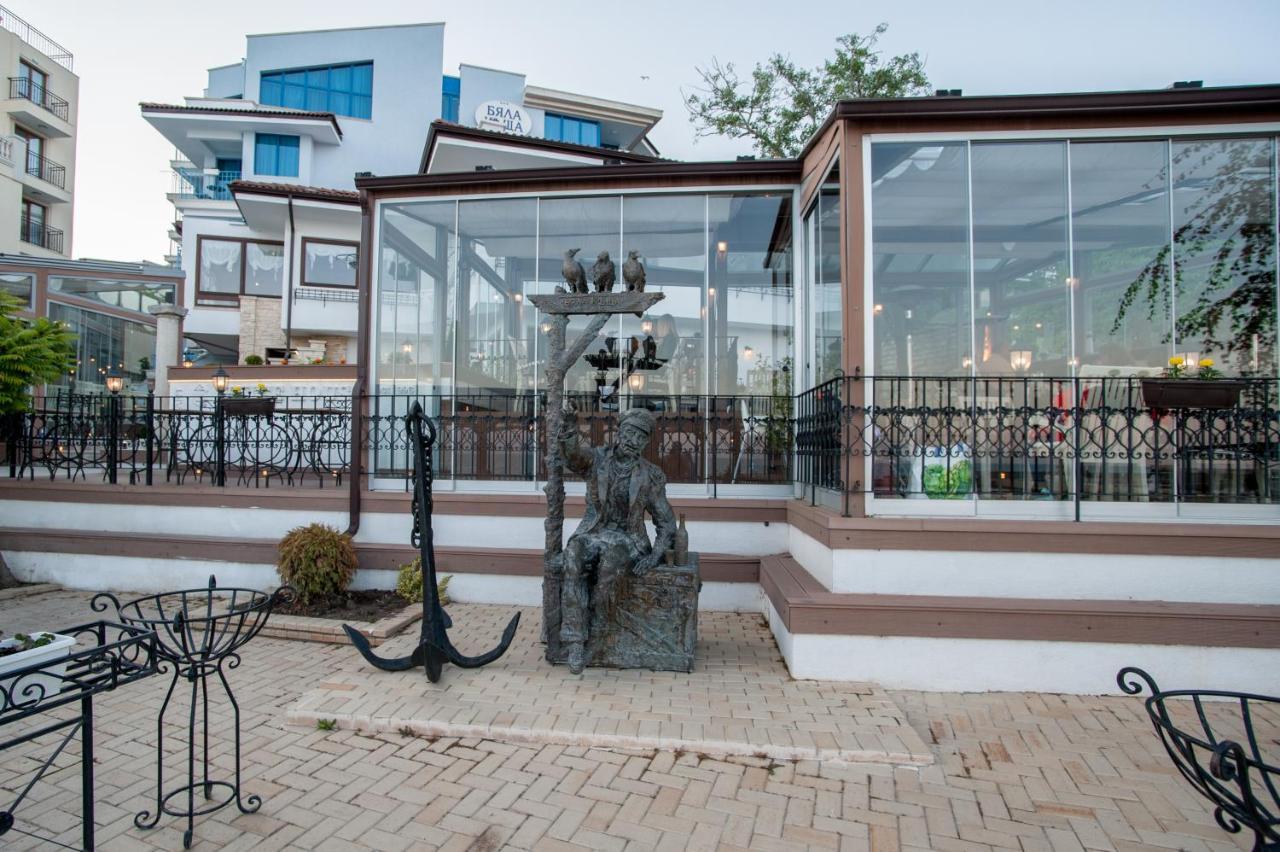 White House Family Hotel Spa Zone Baltschik Exterior foto