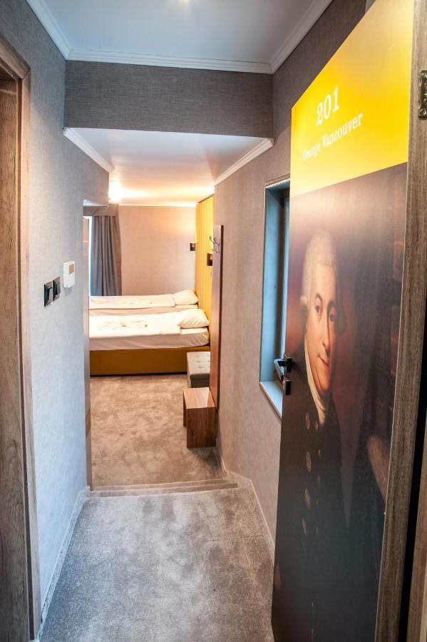 White House Family Hotel Spa Zone Baltschik Exterior foto