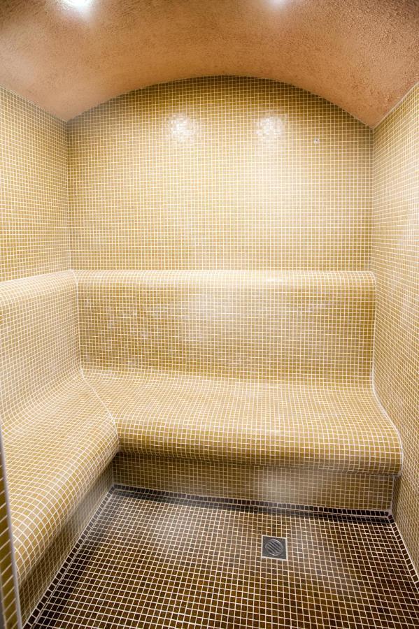 White House Family Hotel Spa Zone Baltschik Exterior foto